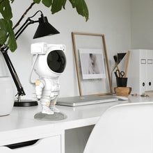 Charger l&#39;image dans la galerie, Sokoneo™ AstroLight — Projecteur Galaxie Astronaute
